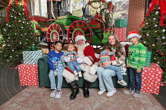 The Charleston Santa 2024-Dec7-1331