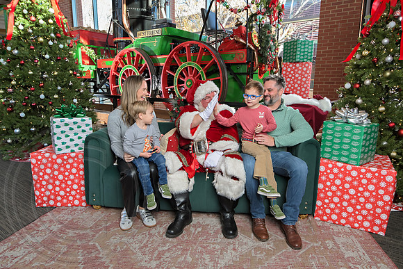 The Charleston Santa 2024-Dec14-2424