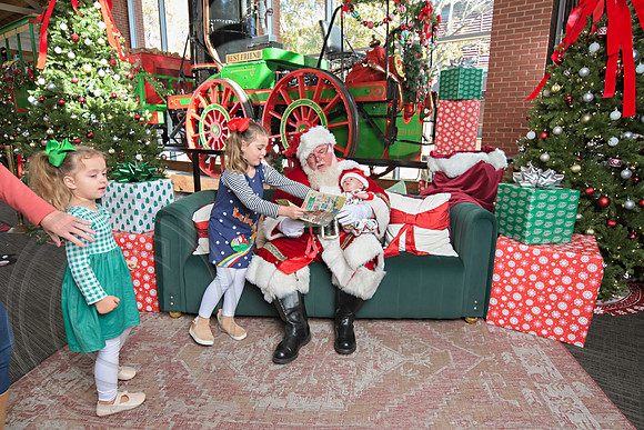 The Charleston Santa 2024-Nov30-0593