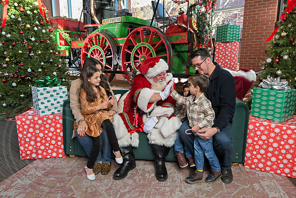 The Charleston Santa 2024-Dec15-2827