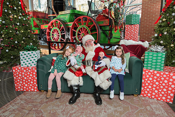 The Charleston Santa 2024-Dec15-3142
