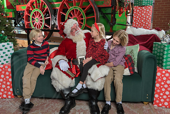 The Charleston Santa 2024-Dec22-3673