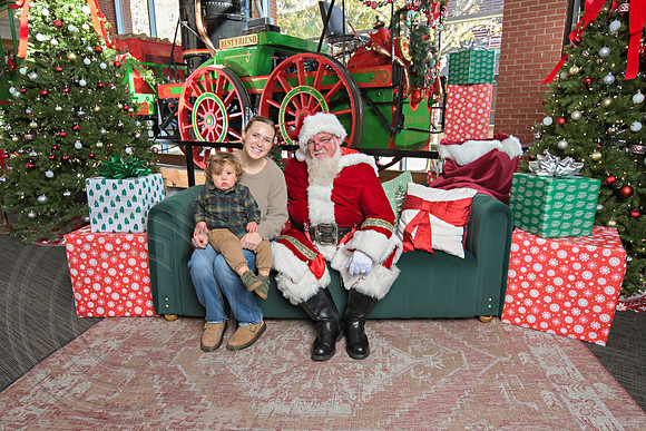 The Charleston Santa 2024-Nov30-0534