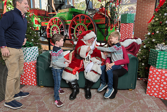 The Charleston Santa 2024-Dec7-1417