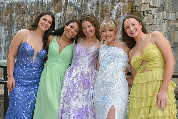 RKPhoto-2024-FallsPark-PromPics-117