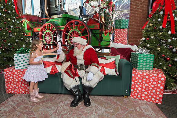 The Charleston Santa 2024-Dec21-3187
