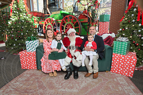 The Charleston Santa 2024-Dec1-0938