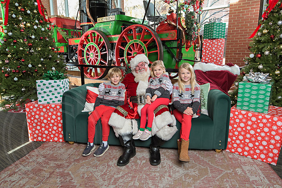 The Charleston Santa 2024-Dec15-3114