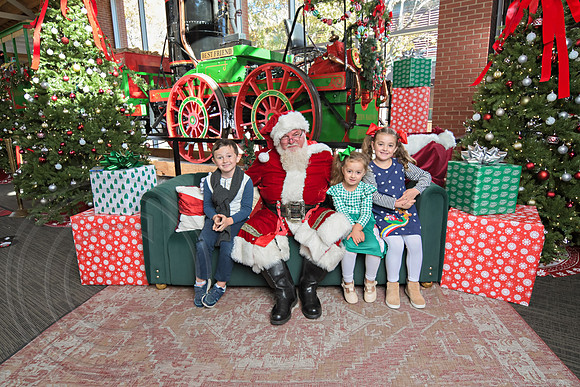 The Charleston Santa 2024-Nov30-0588