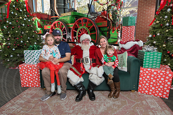 The Charleston Santa 2024-Dec7-1343