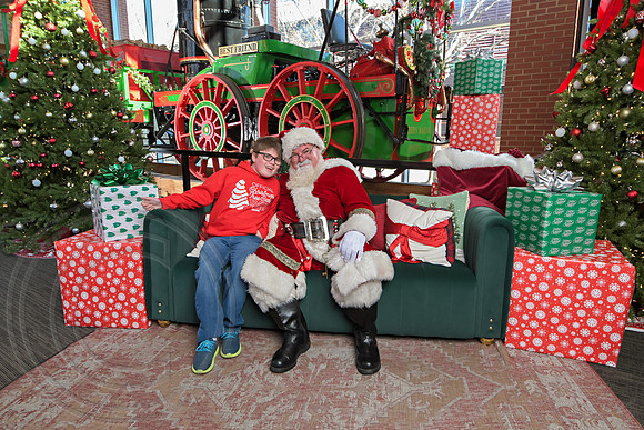 The Charleston Santa 2024-Dec22-3716