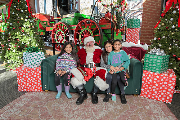 The Charleston Santa 2024-Dec14-2640