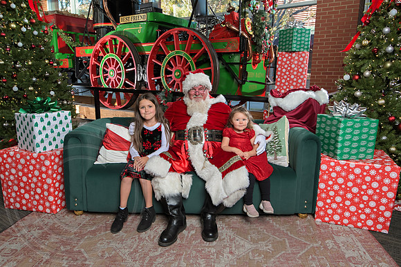 The Charleston Santa 2024-Dec7-1772