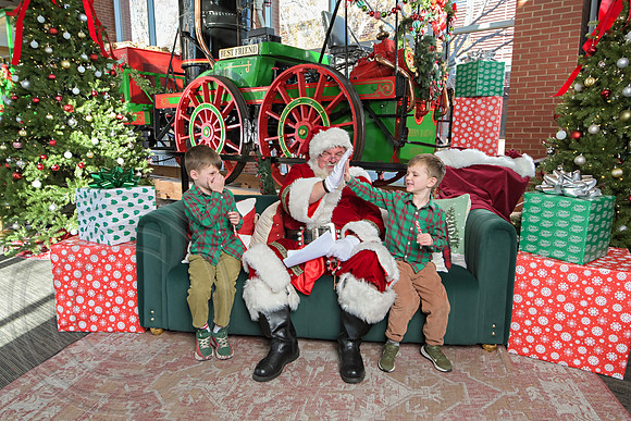 The Charleston Santa 2024-Dec14-2661