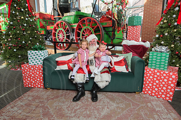 The Charleston Santa 2024-Dec15-3094
