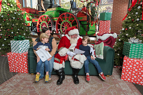 The Charleston Santa 2024-Dec7-1428