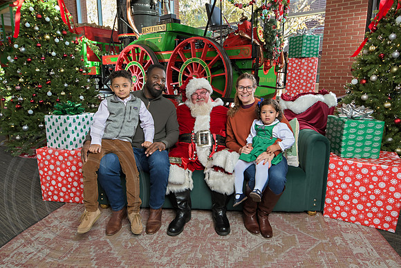 The Charleston Santa 2024-Dec7-1382