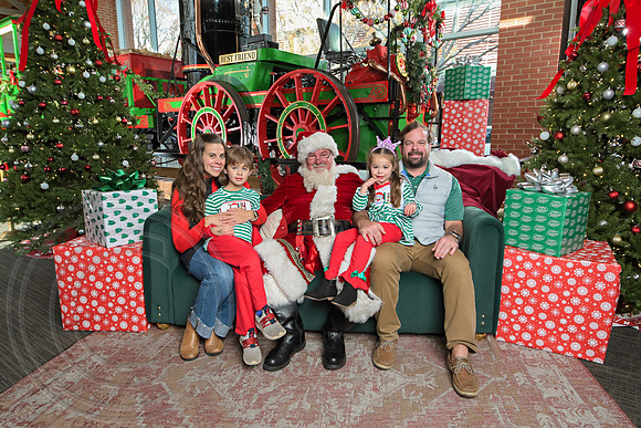 The Charleston Santa 2024-Dec14-2710
