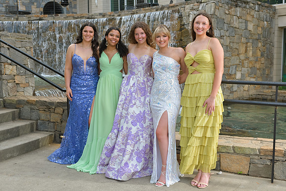RKPhoto-2024-FallsPark-PromPics-115