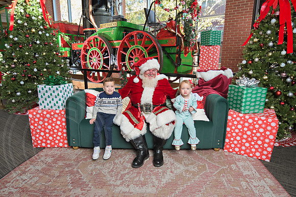The Charleston Santa 2024-Nov30-0519