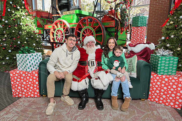 The Charleston Santa 2024-Dec7-1503