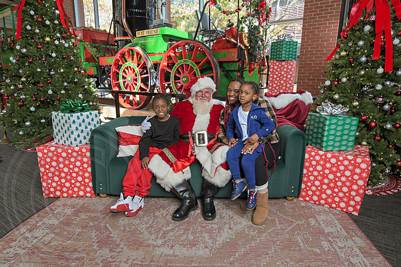 The Charleston Santa 2024-Nov30-0656