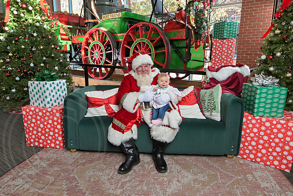 The Charleston Santa 2024-Dec7-1447