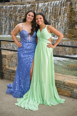 RKPhoto-2024-FallsPark-PromPics-135
