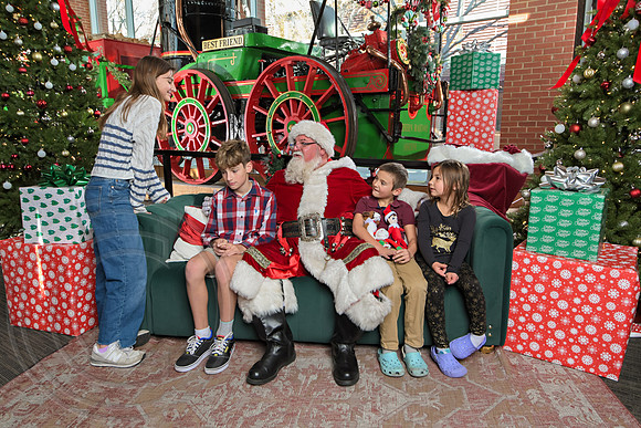 The Charleston Santa 2024-Dec15-3129
