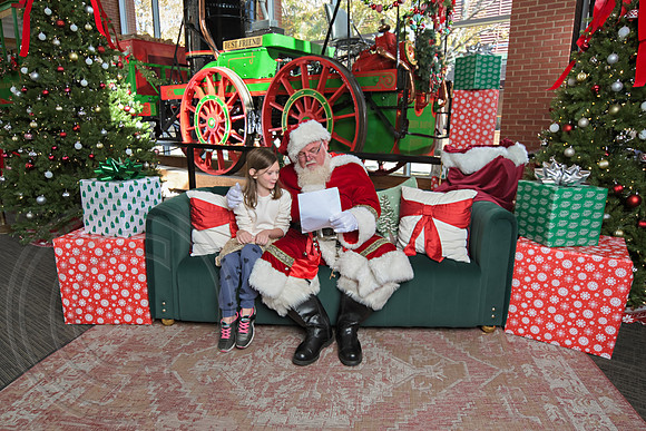 The Charleston Santa 2024-Nov30-0636