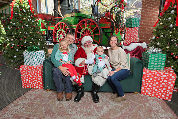 The Charleston Santa 2024-Dec7-1377