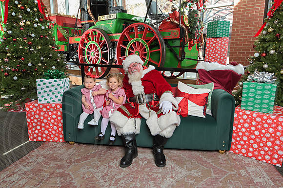 The Charleston Santa 2024-Dec15-3103