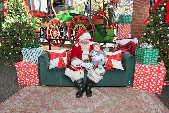 The Charleston Santa 2024-Nov30-0581