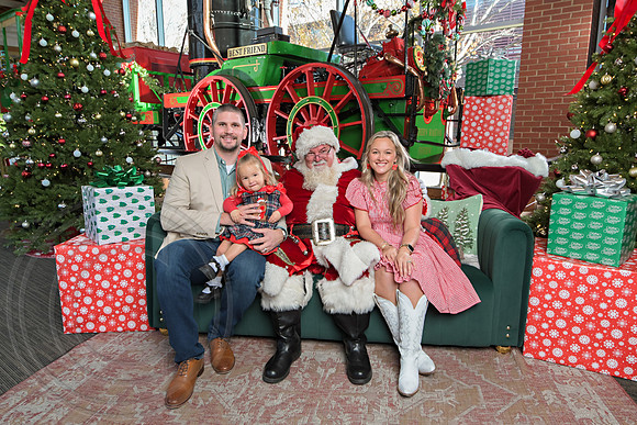 The Charleston Santa 2024-Dec15-2770