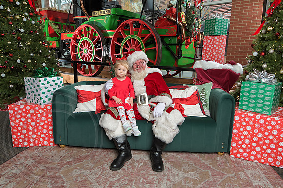 The Charleston Santa 2024-Dec14-2760
