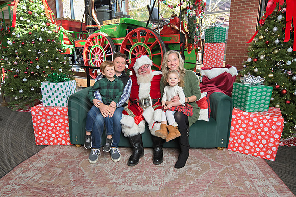 The Charleston Santa 2024-Nov30-0554