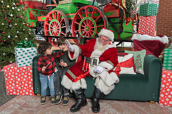 The Charleston Santa 2024-Dec15-2919