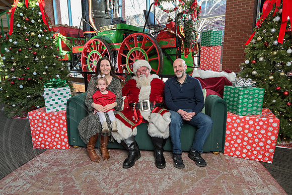 The Charleston Santa 2024-Dec22-3695
