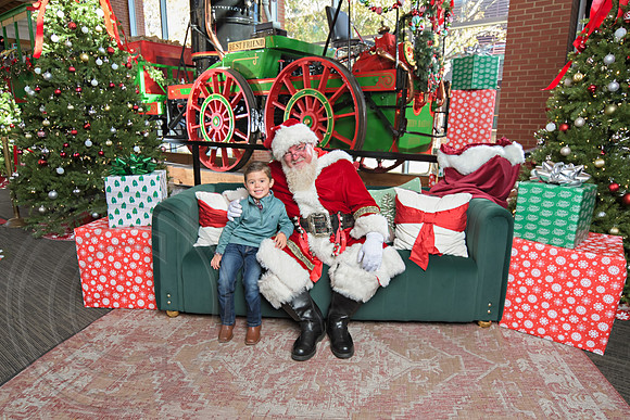 The Charleston Santa 2024-Dec1-0904