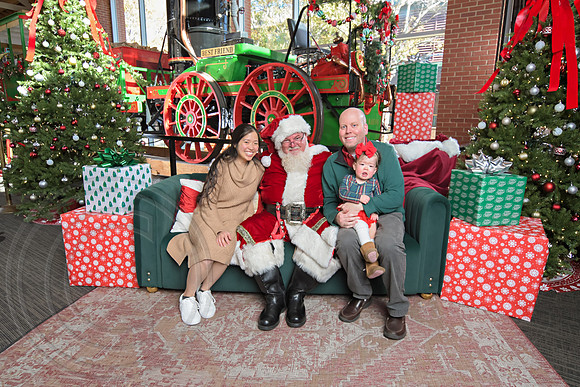 The Charleston Santa 2024-Nov30-0565