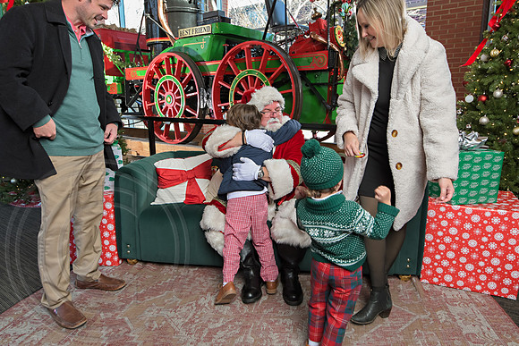 The Charleston Santa 2024-Dec22-3692