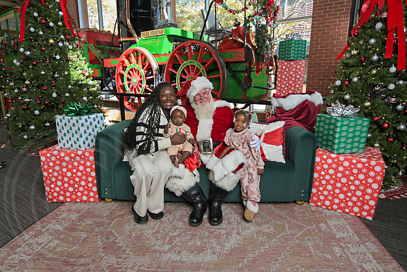 The Charleston Santa 2024-Nov30-0632