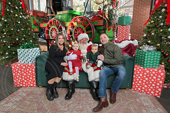 The Charleston Santa 2024-Dec7-1555