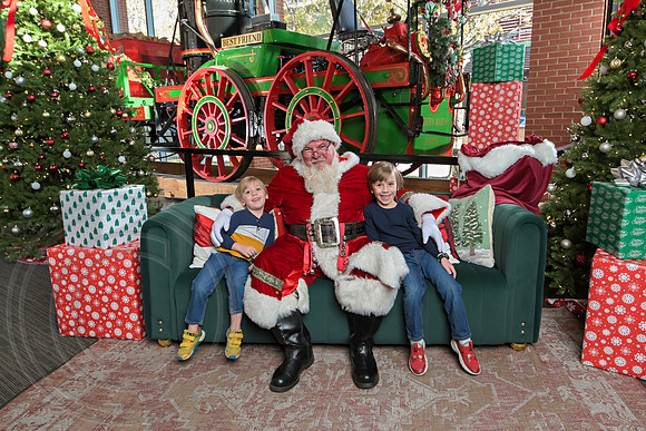 The Charleston Santa 2024-Dec7-1423