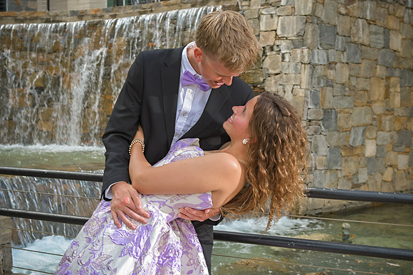 RKPhoto-2024-FallsPark-PromPics-92