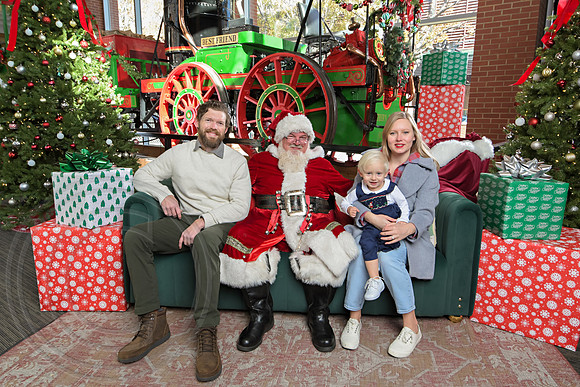 The Charleston Santa 2024-Dec7-1504
