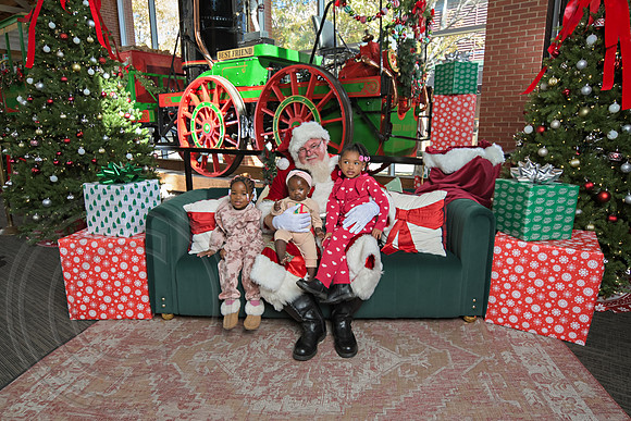 The Charleston Santa 2024-Nov30-0627