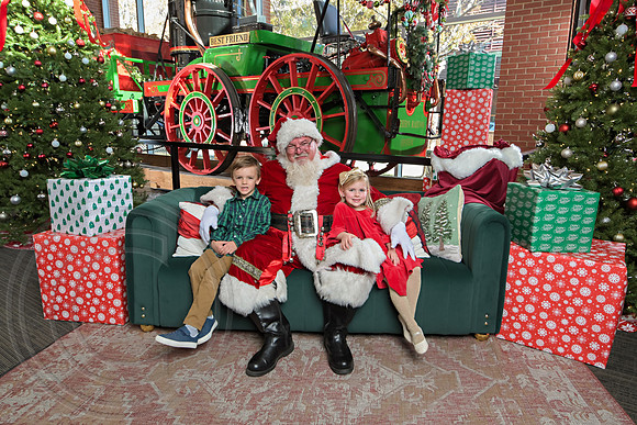 The Charleston Santa 2024-Dec7-1431