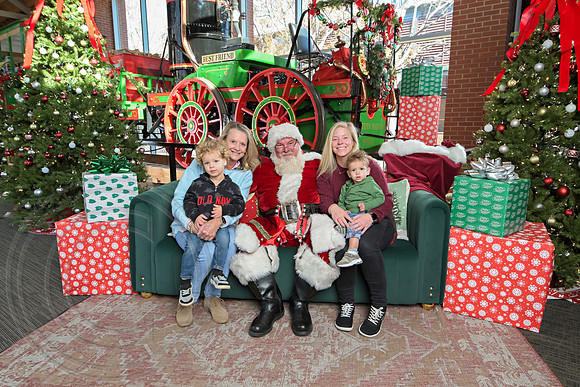 The Charleston Santa 2024-Dec14-2455