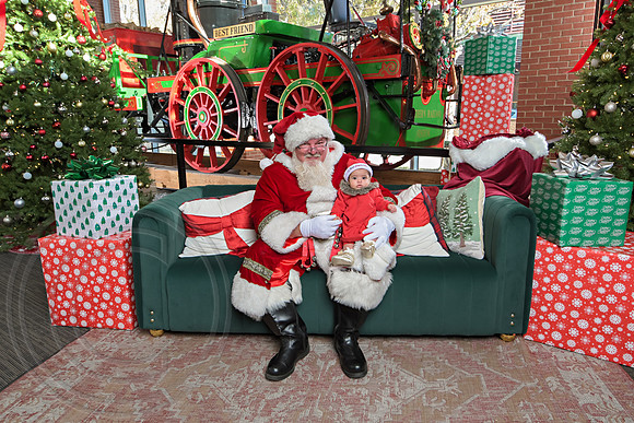 The Charleston Santa 2024-Dec7-1450